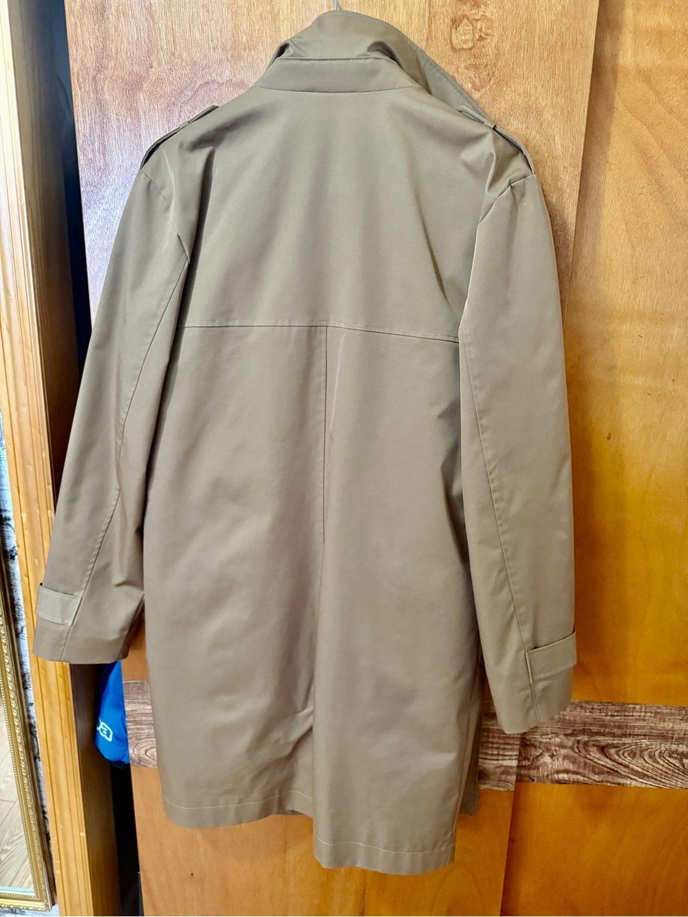 Men's Double-Breasted Tan Trench Coat size M - Picture 6 of 6